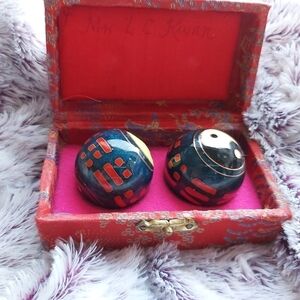 Ying Yang vintage Ben wa kegal balls